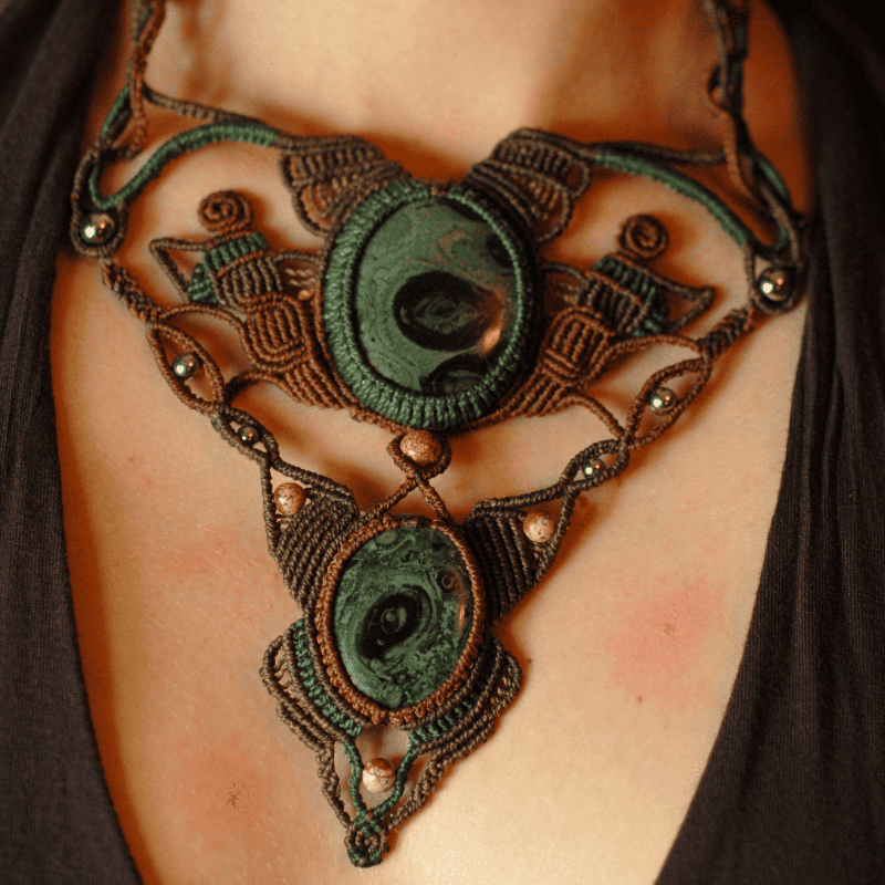 « L'Œil de la Forêt »  — Plastron