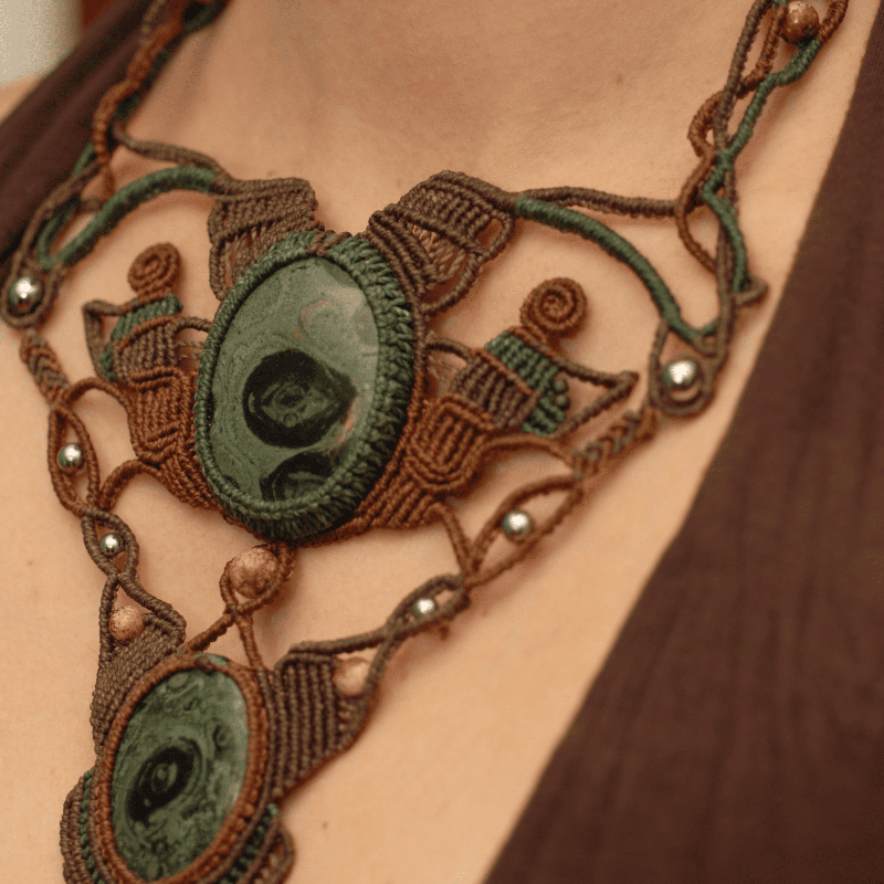 « L'Œil de la Forêt »  — Plastron