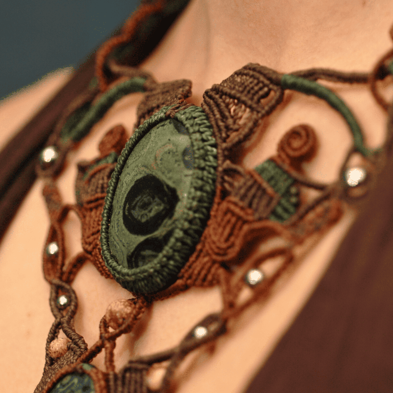 « L'Œil de la Forêt »  — Plastron