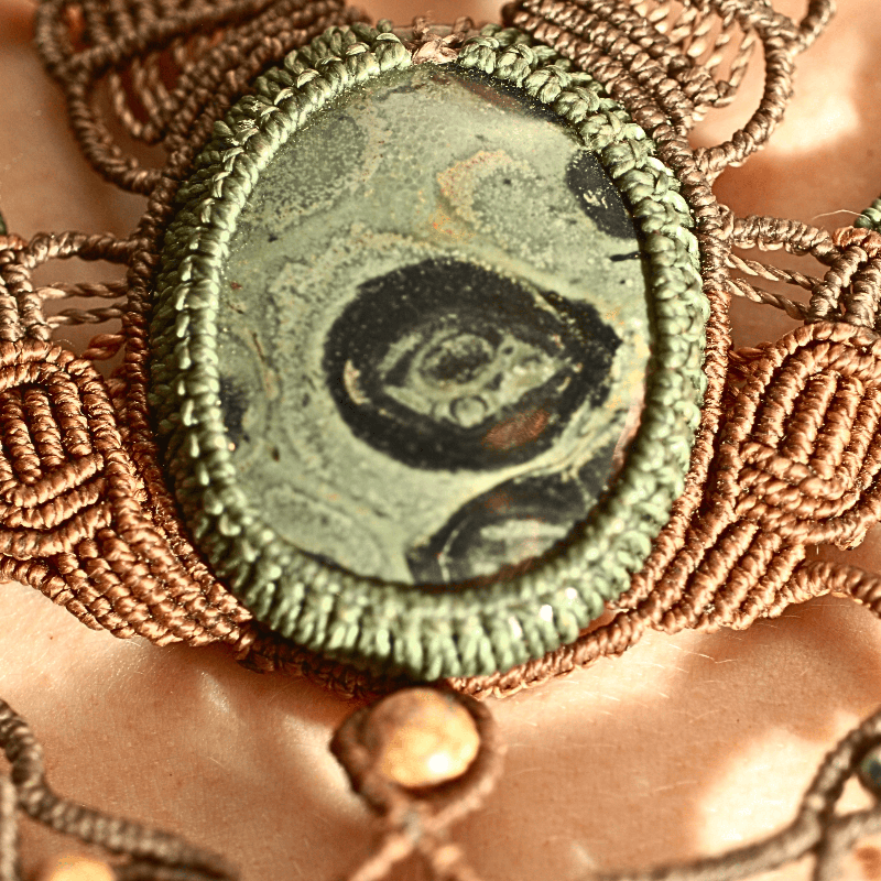 « L'Œil de la Forêt »  — Plastron
